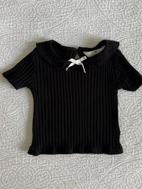 H&M Black Ribbed Short Sleeve Top with White Bow Collar